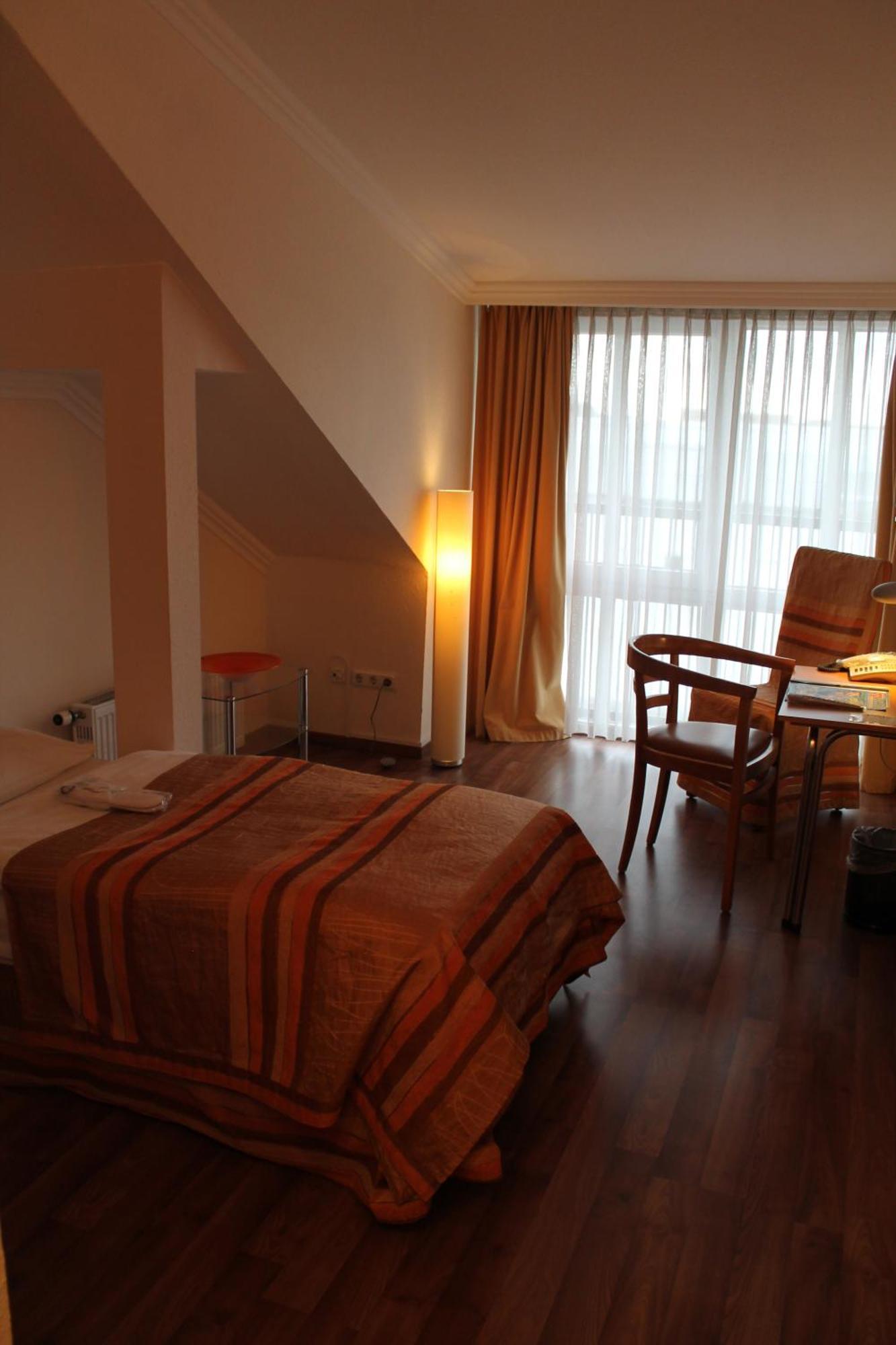 STADT HOTEL Iserlohn Zimmer foto