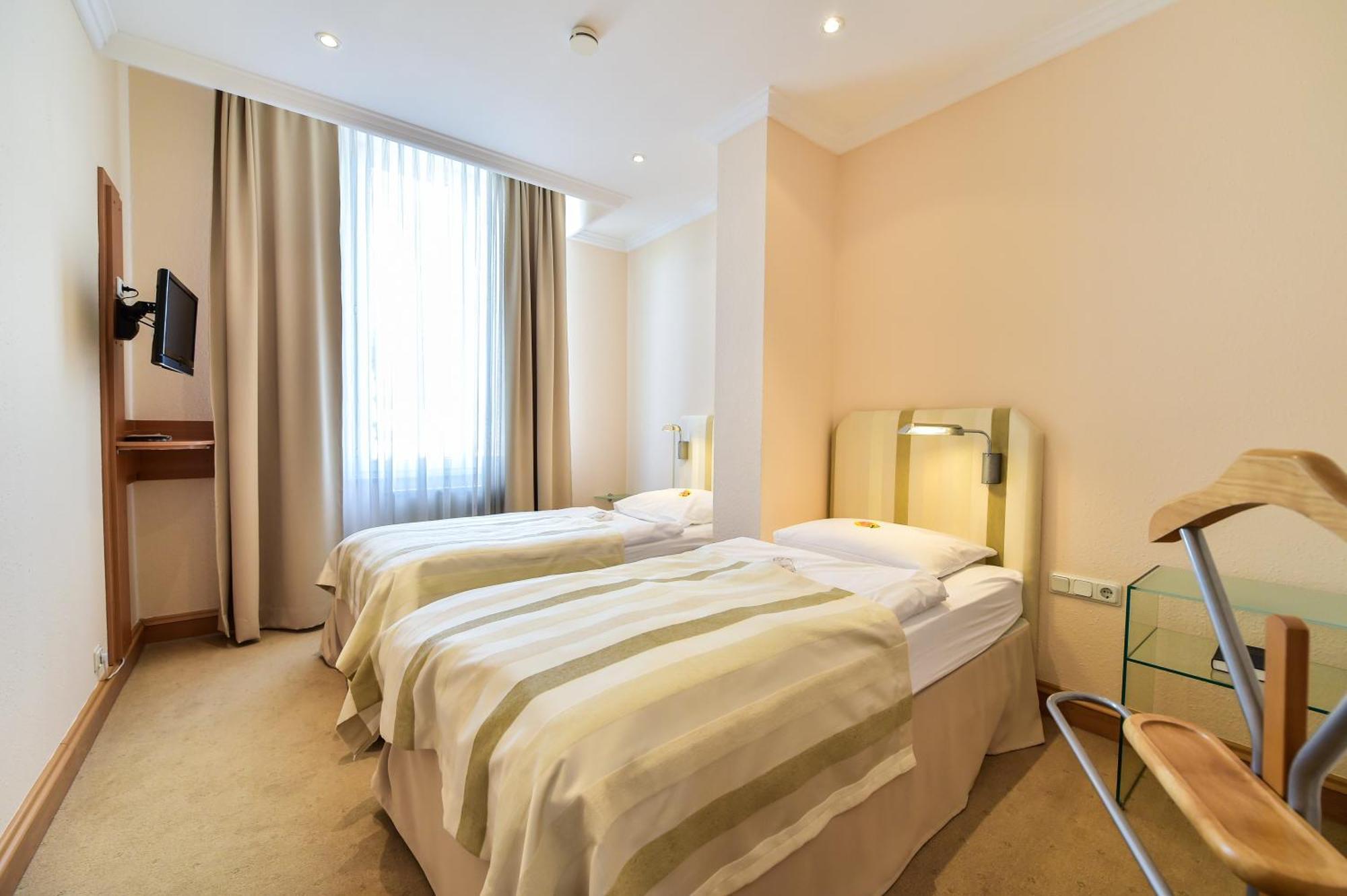 STADT HOTEL Iserlohn Zimmer foto